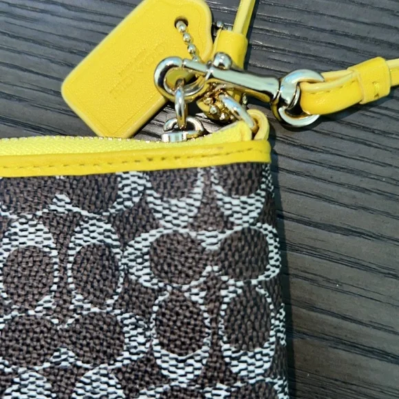 NWOT Coach wristlet - Picture 6 of 6